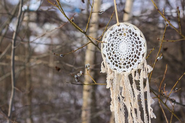 Transformez votre intérieur grâce à un attrape rêve macramé géant