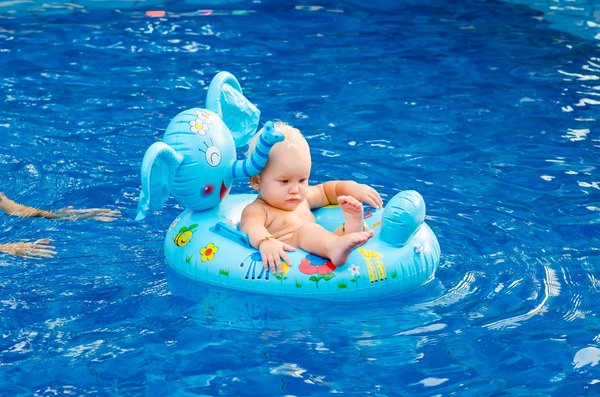 Sélection des meilleures bouées gonflables pour bébés en piscine