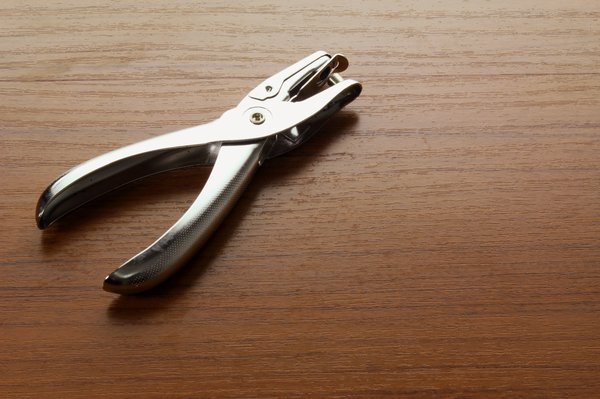 Techniques de poinçonnage : 10 astuces pour une découpe parfaite